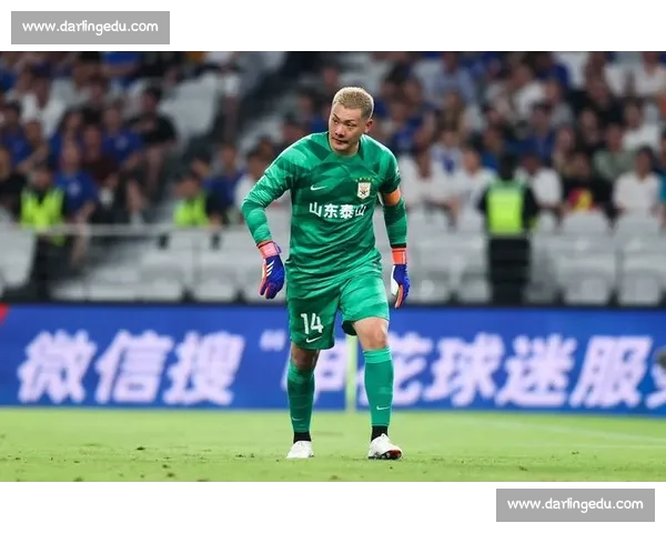 基莱斯 10 球领跑射手榜！单挑泰山防线爆射制胜，王大雷望球兴叹