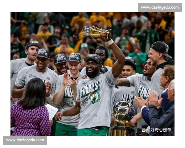 湖人今日对阵热火比赛全场回放精彩瞬间深度解析关键回合战术与球星表现盘点